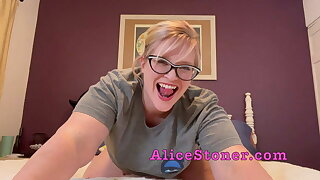 Giantess Eats her Little Bears as they run away screaming
