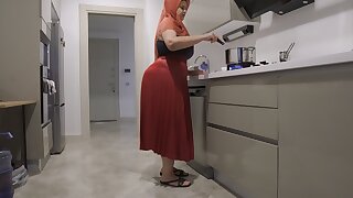 My big-ass stepmother hardened my dick with her skirt.