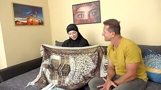 Muslim thanks her husband with amazing fuck