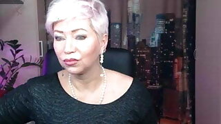 Mature lustful bitch fucks herself hard in private!