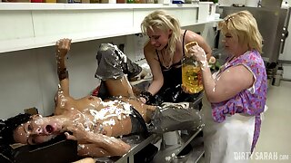 DIRTY SARAH - Extreme Food Porn