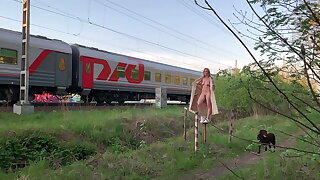SugarNadya decided to show her sexy body to the whole train